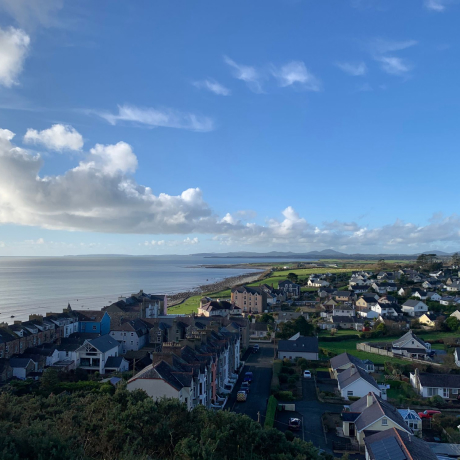 Foto da cidade de Criccieth no País de Gales